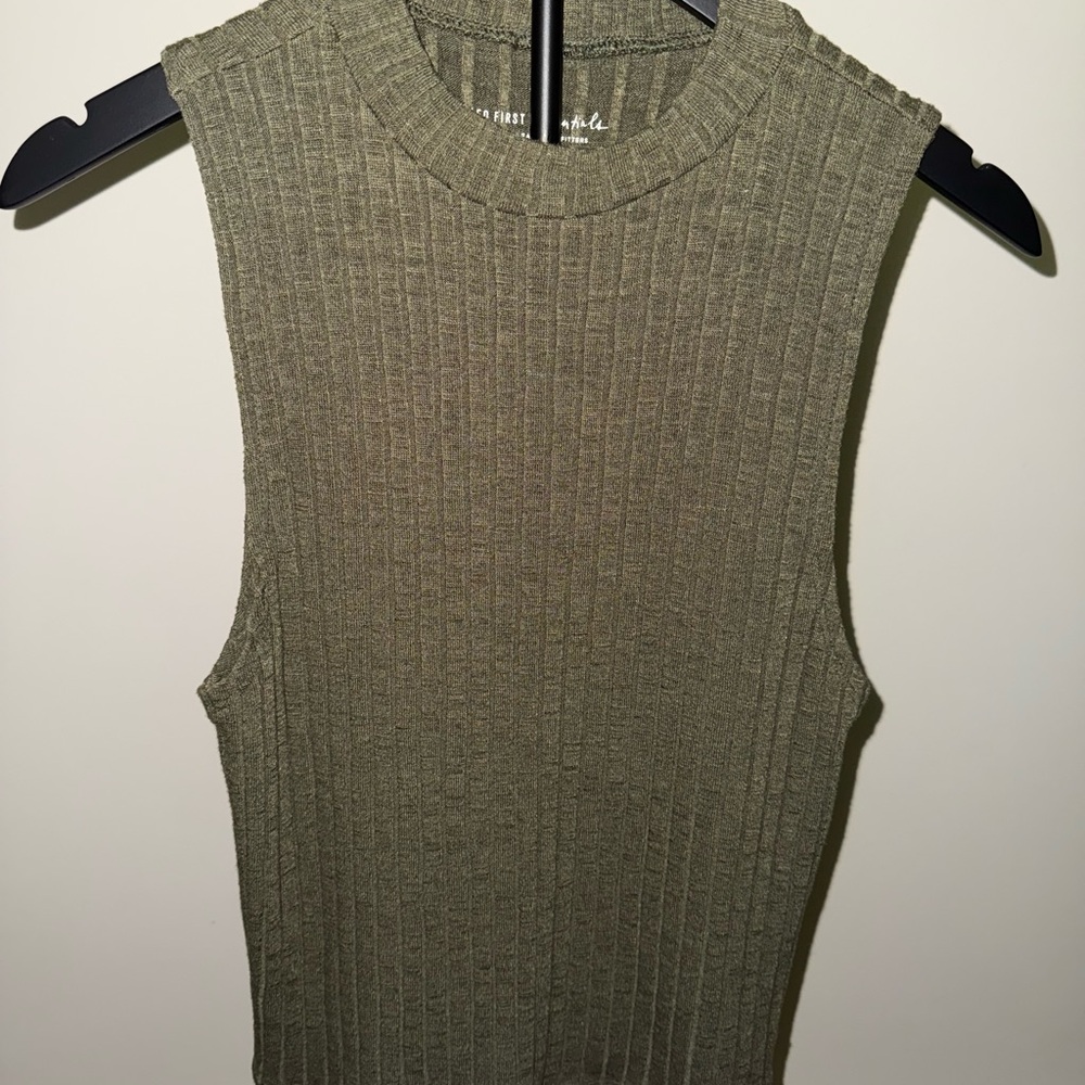 Women’s American Eagle Outfitters Khaki Ribbed Tank Top XL